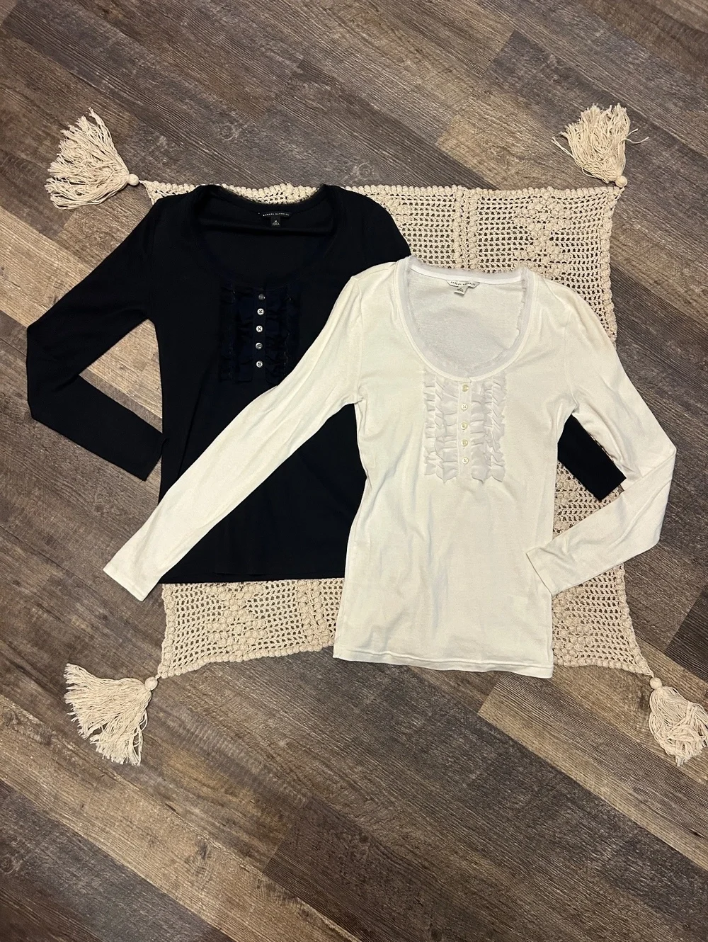 Banana Republic 2 Top Bundle M Black White Ruffle Henley Y2K Layering Long Sleev